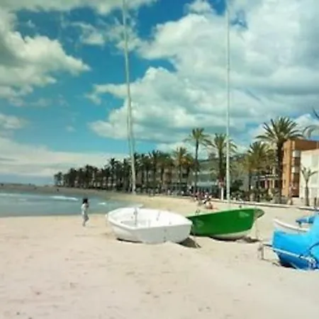 2 Linea De Mar Con Entrada Independiente Cubelles